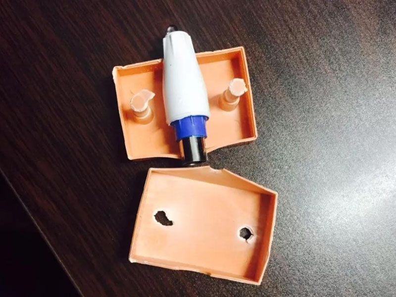 黃某兜售的“無鍋衛(wèi)星接收器”