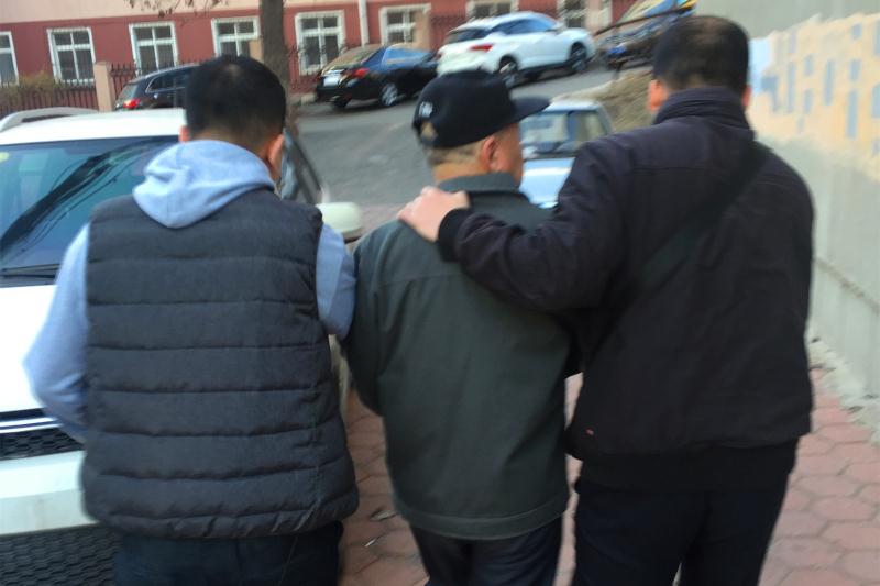 “搭訕者”作案時被偵查員抓獲