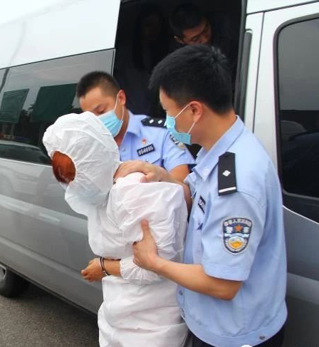 犯罪嫌疑人被押解回義縣