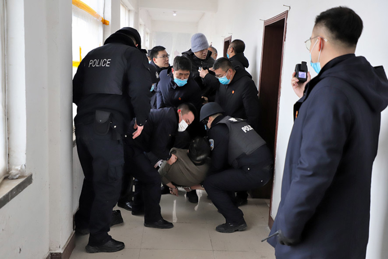 凌海市法院對一起金融借款合同糾紛案開展強制執(zhí)行。