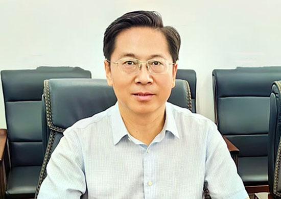 2——遼寧省教育裝備行業(yè)協(xié)會(huì)會(huì)長(zhǎng)  張紅太3