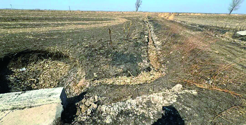 整改前 涵洞未對(duì)齊水渠 水流沖毀農(nóng)田無(wú)法耕種