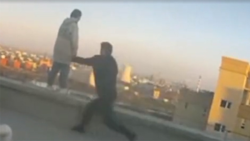 第五屆平安中國(guó)“三微”大賽遼寧獲獎(jiǎng)優(yōu)秀短視頻展播 |《盤錦民警解救16歲輕生少女》